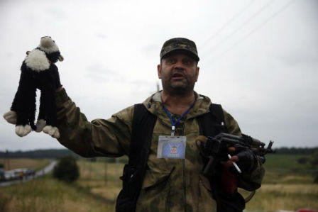 Ảnh: Miền đông Ukraine hoang tàn sau thảm họa máy bay MH17 bị bắn hạ